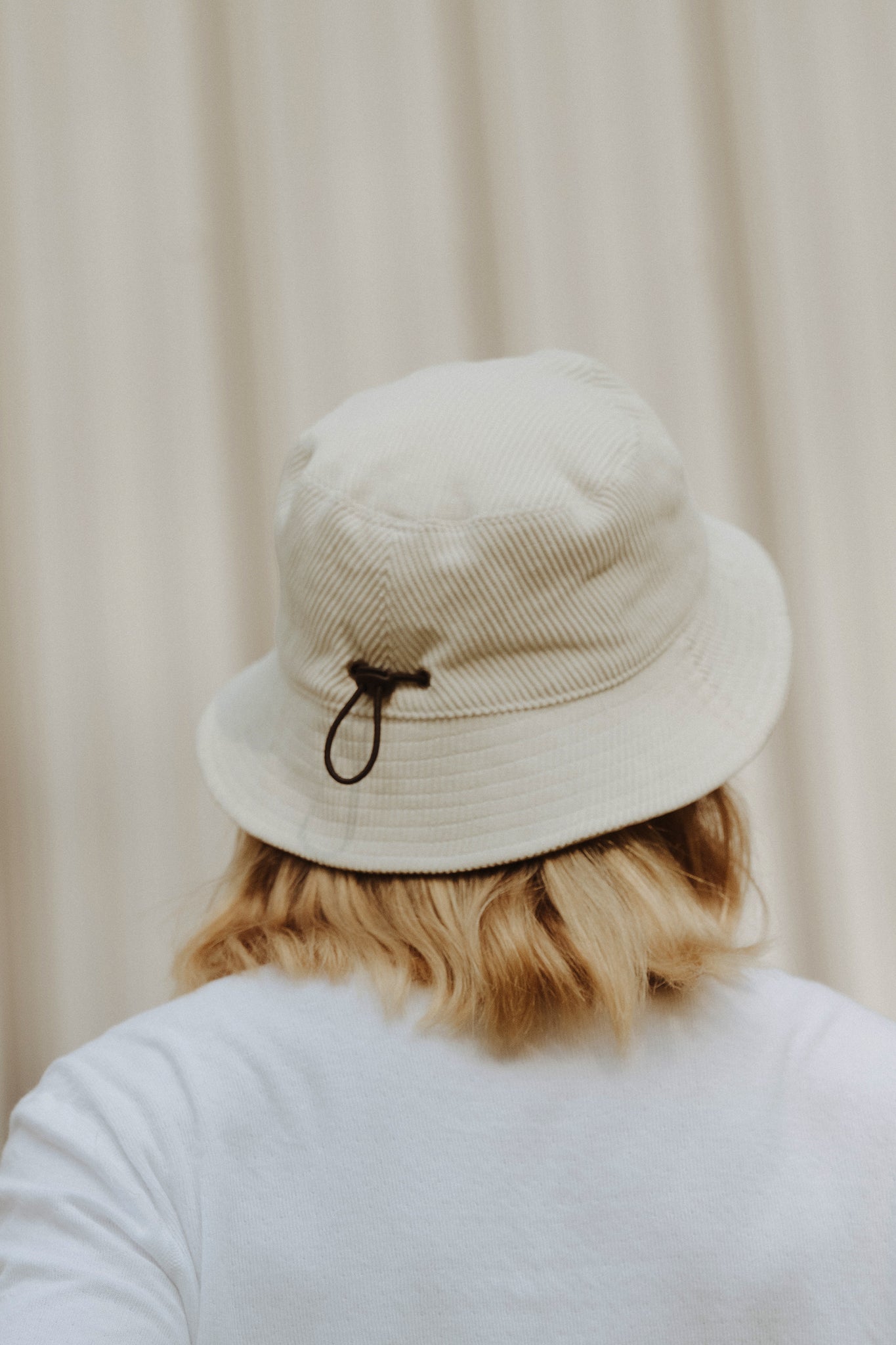 Cappello da pescatore a balza larga